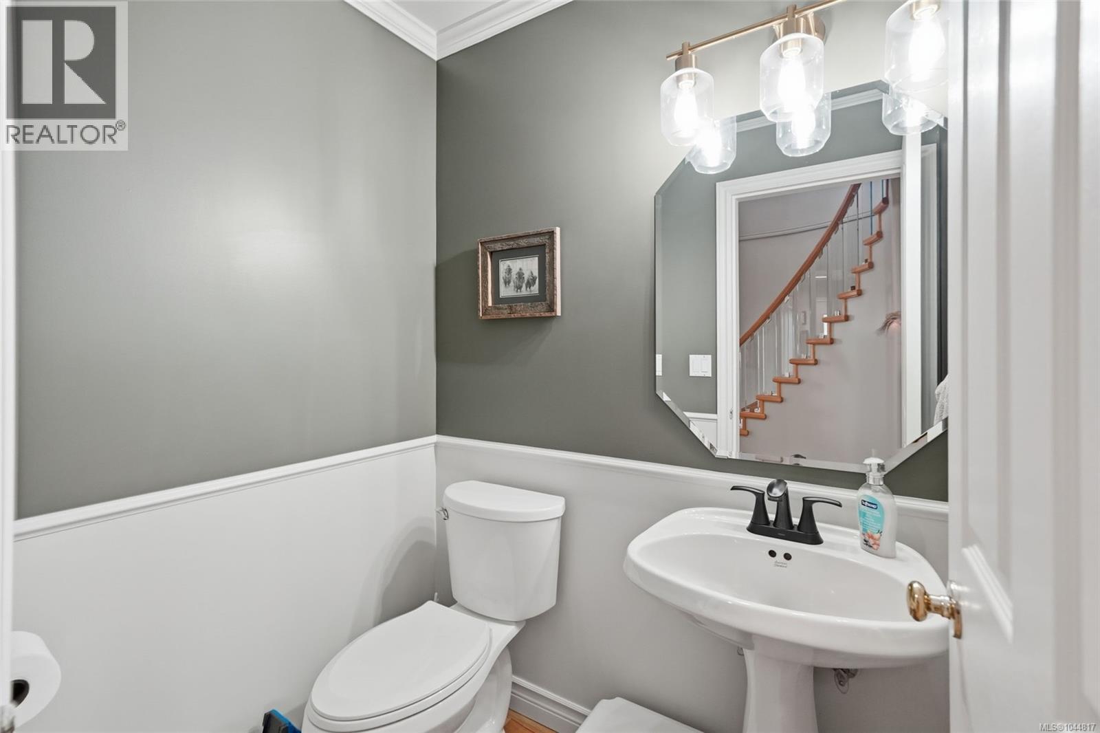 1096 Aery View Way - Image 40
