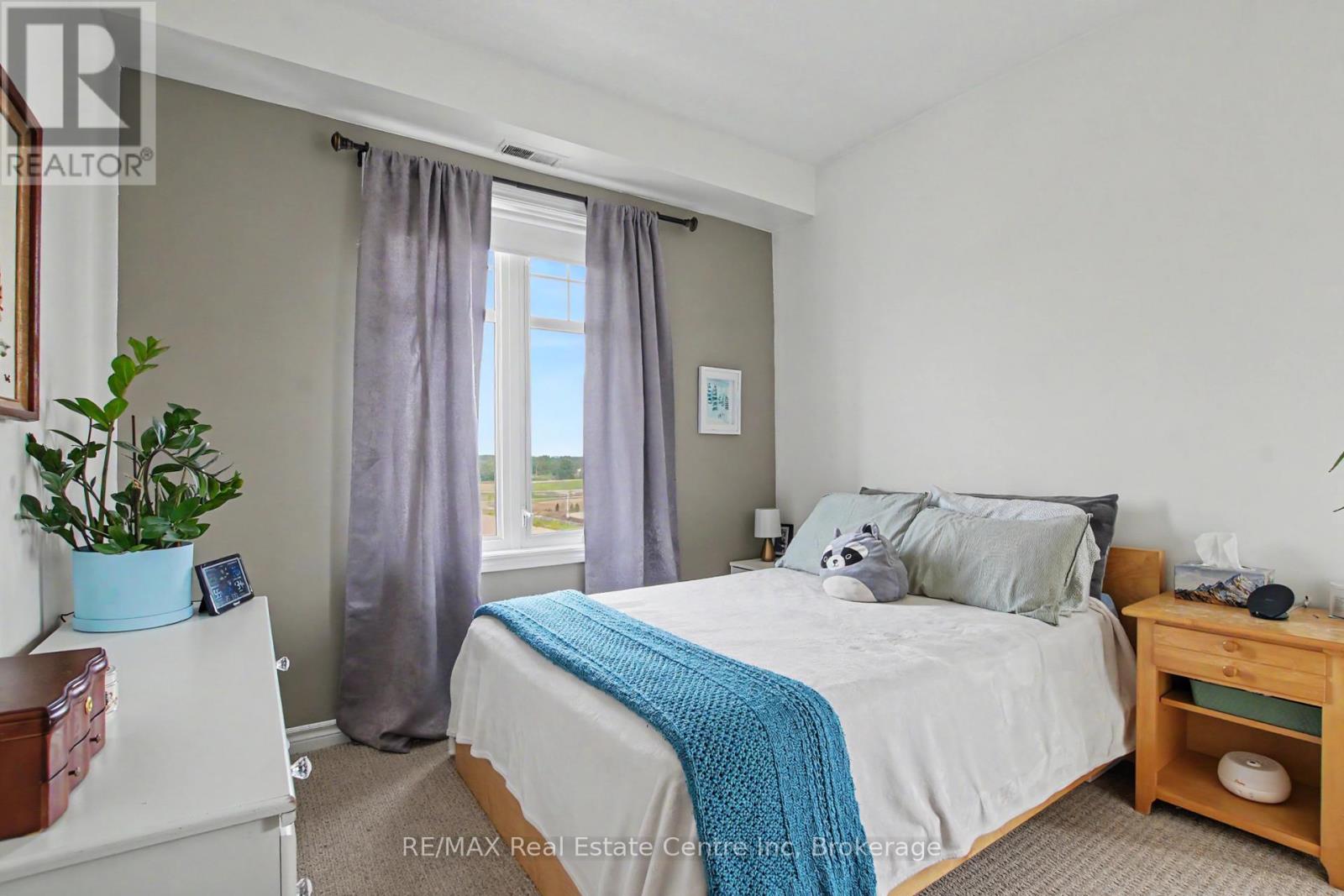 #410 2 COLONIAL DRIVE - 15