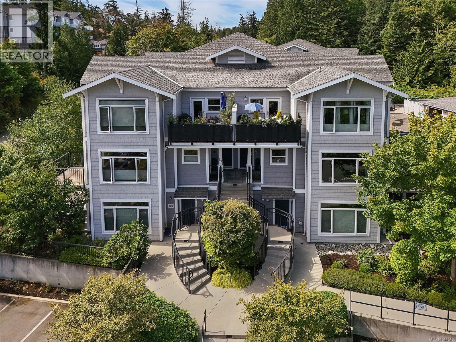 201 591 Latoria Road, Langford