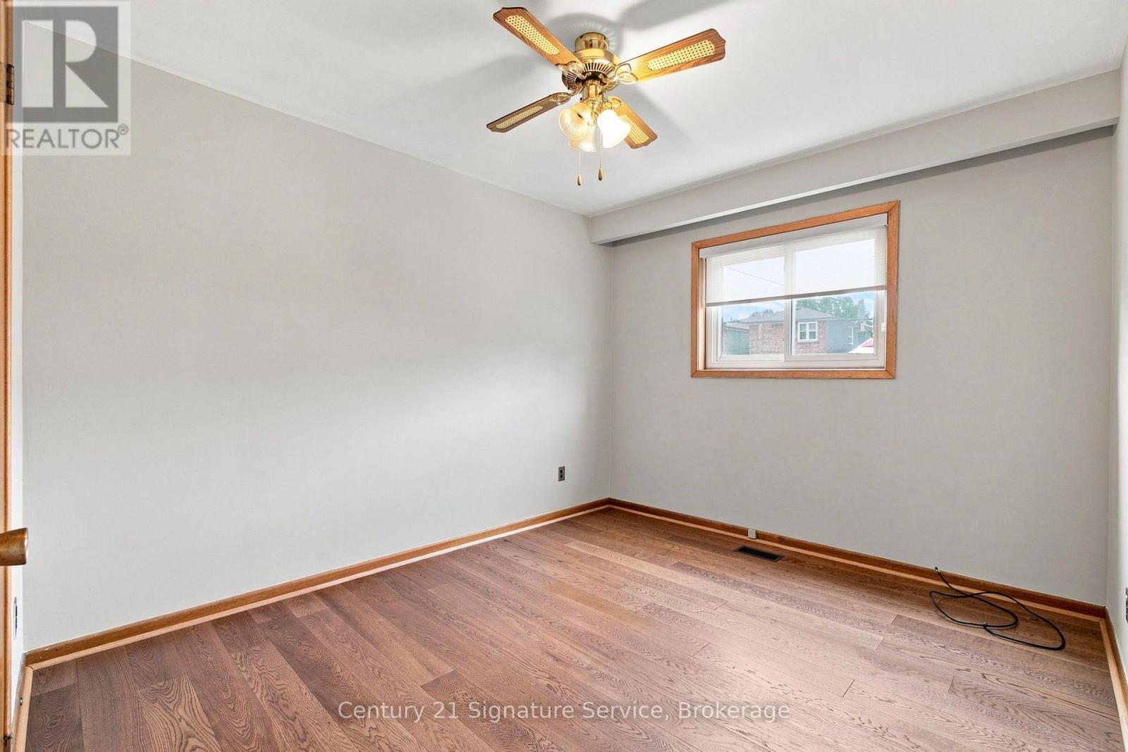 524 SILVERTHORN AVENUE - Image 11