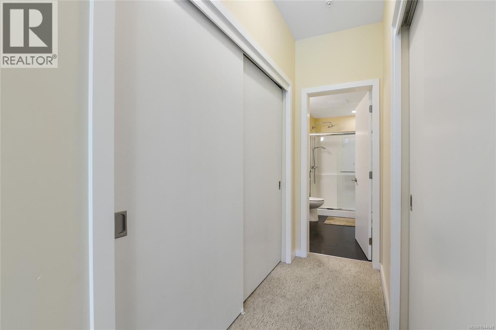 201 591 Latoria Road, Langford