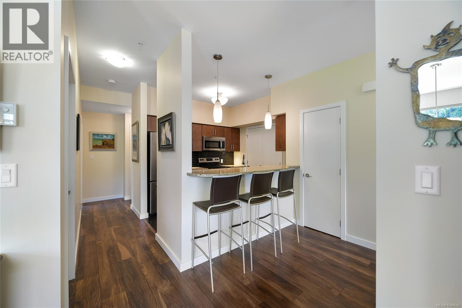 201 591 Latoria Road, Langford