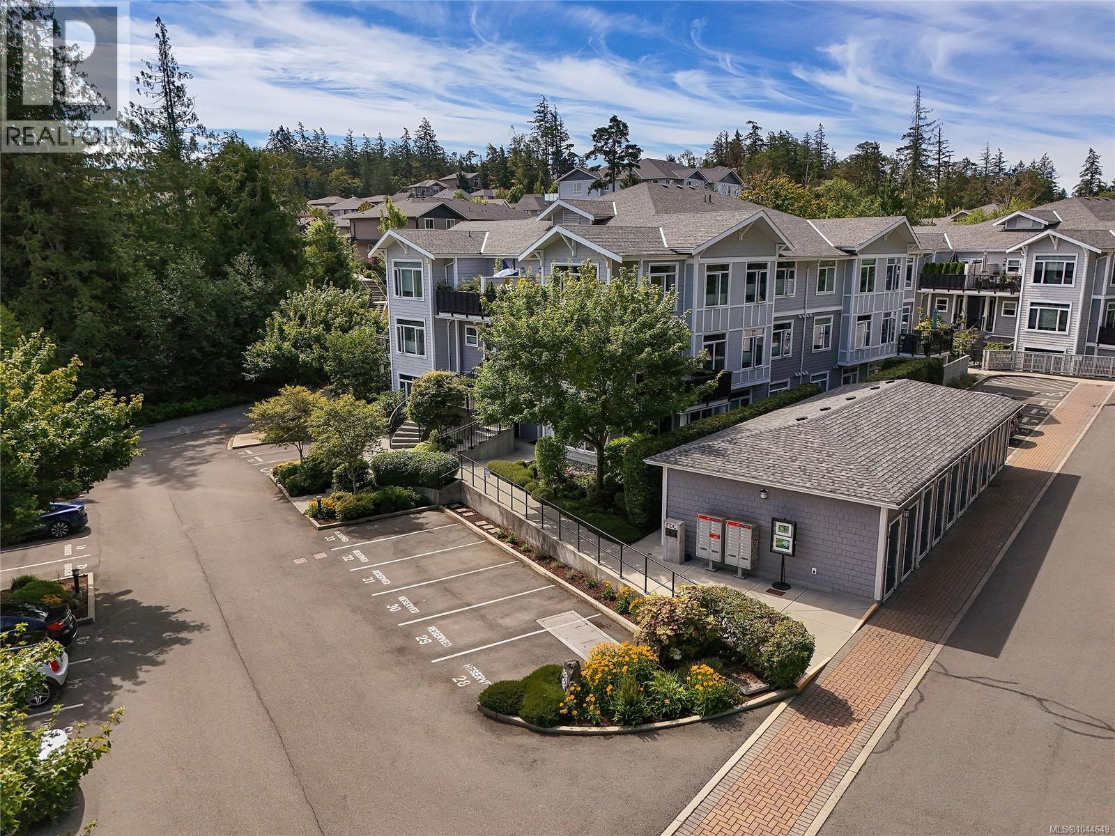 #201 591 Latoria Rd - 21