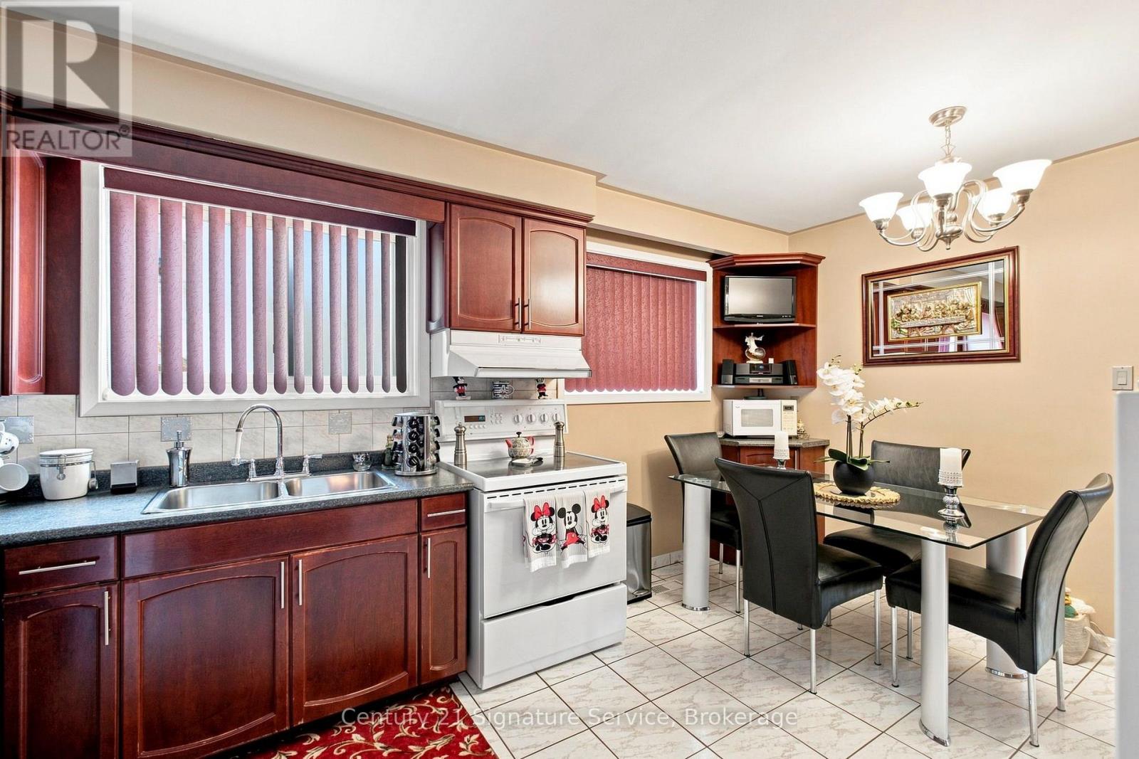 524 SILVERTHORN AVENUE - Image 25