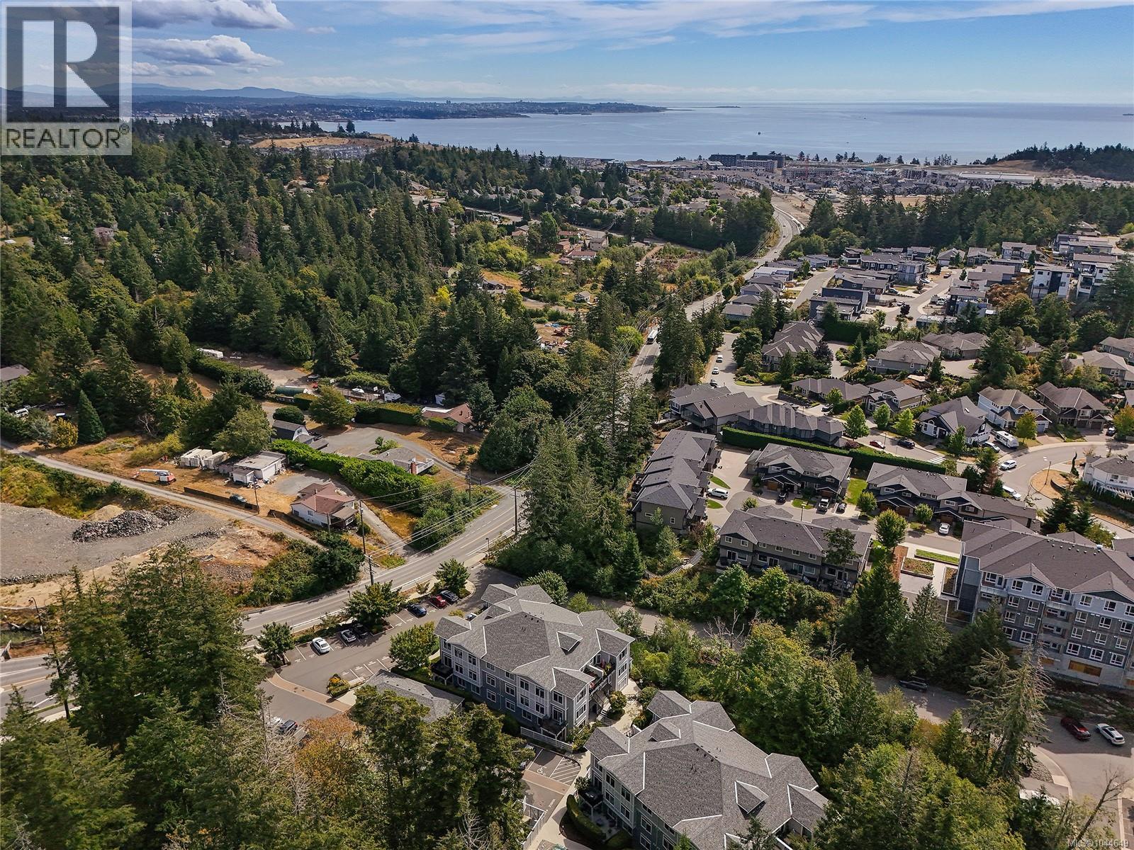 201 591 Latoria Road, Langford