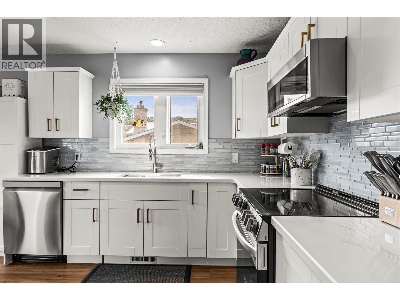 4400 15 Avenue, Vernon