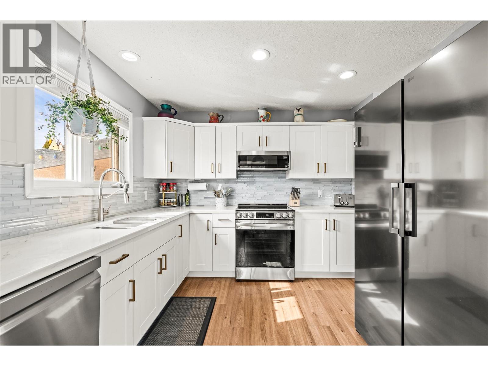 4400 15 Avenue, Vernon