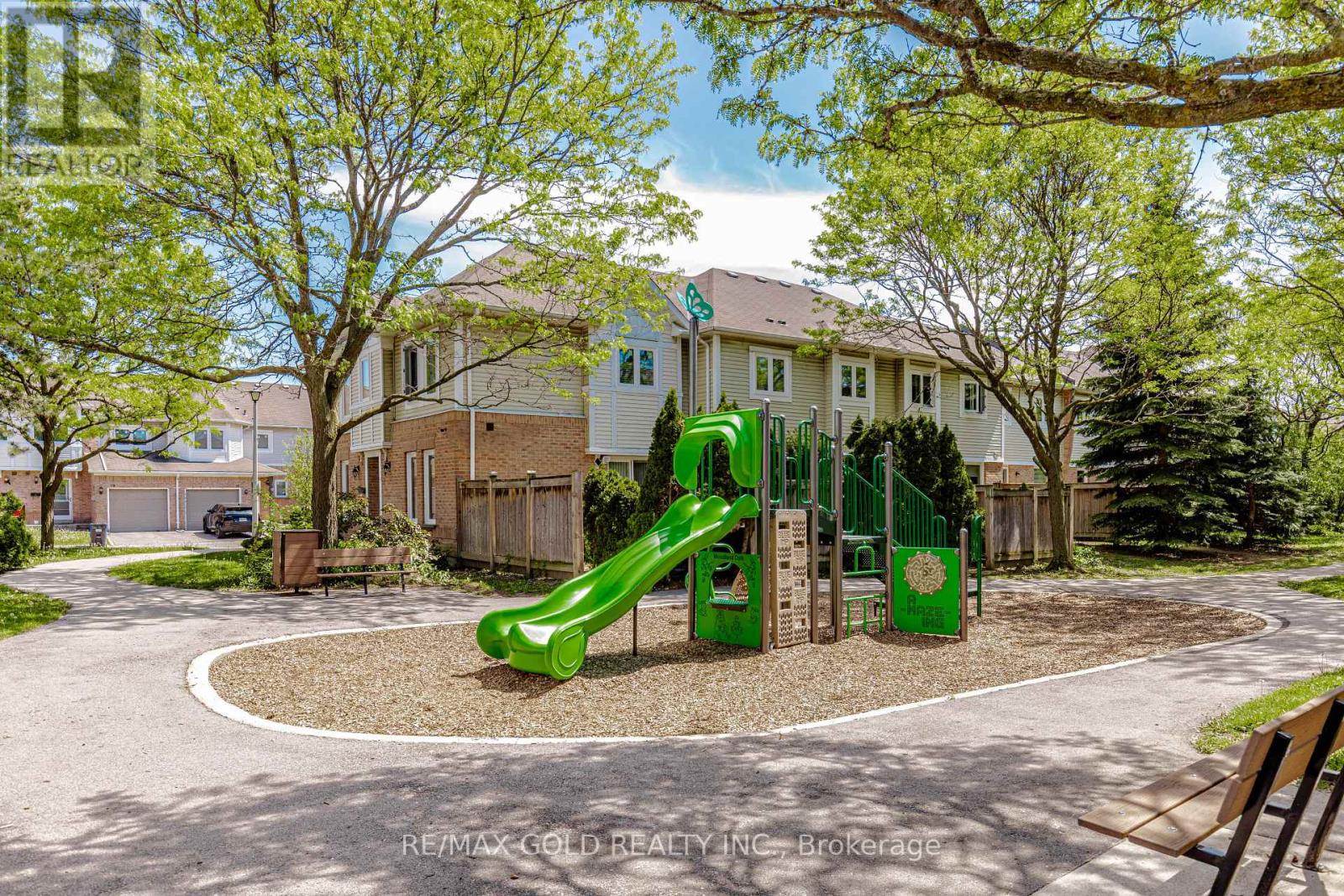 52 WICKSTEAD COURT - 43