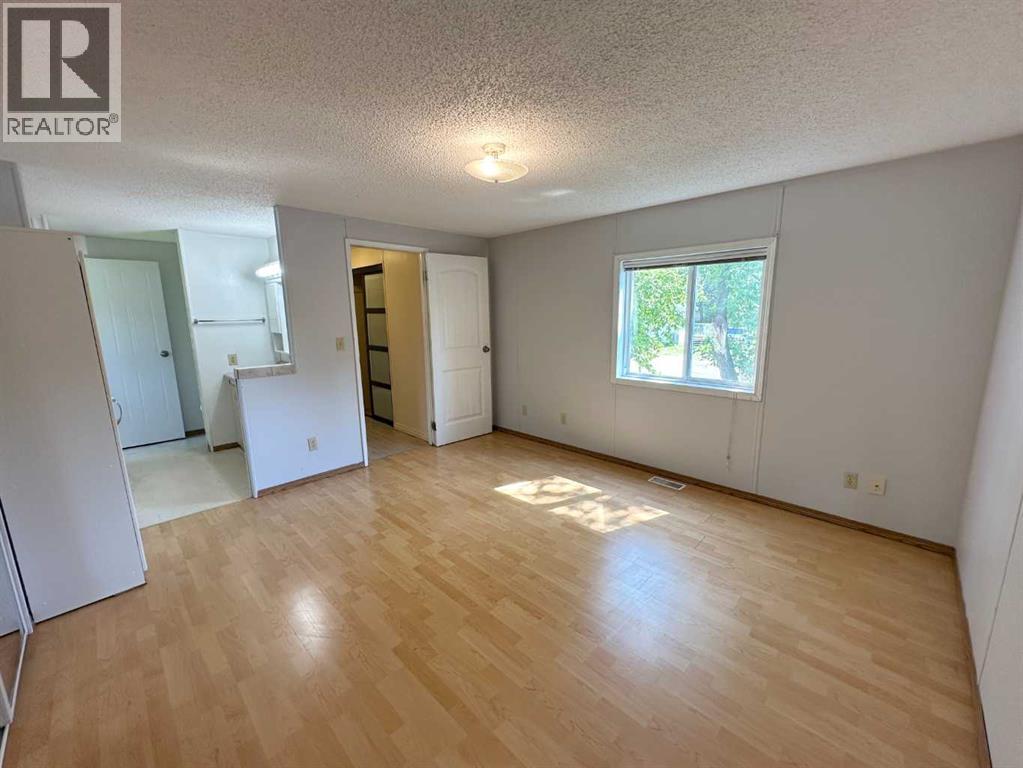 5001 51 Street - Image 8