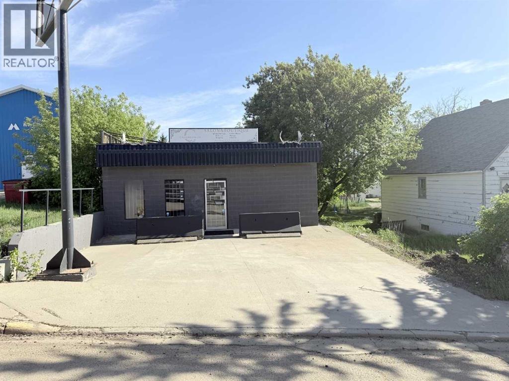 9815 94 Avenue, Peace River — photo 2
