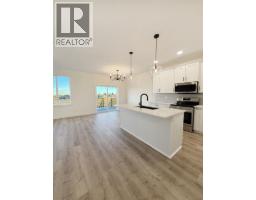 4pc Bathroom - 951 41 Avenue N, Lethbridge, AB T1H7G9 Photo 10