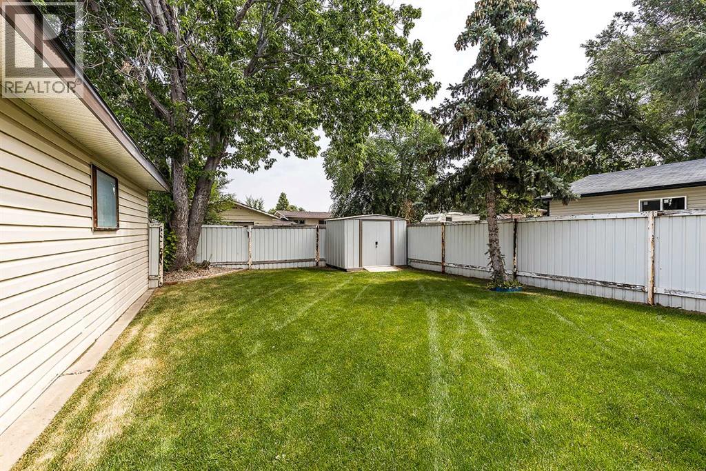 189 Hull Crescent NE - 38