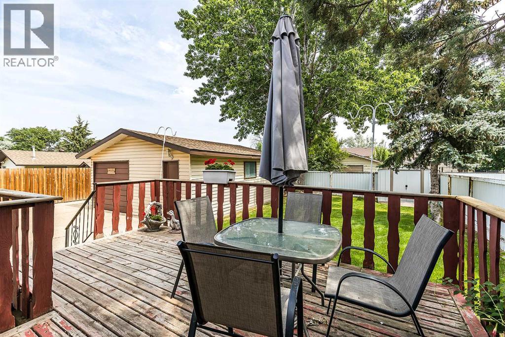 189 Hull Crescent NE - 36