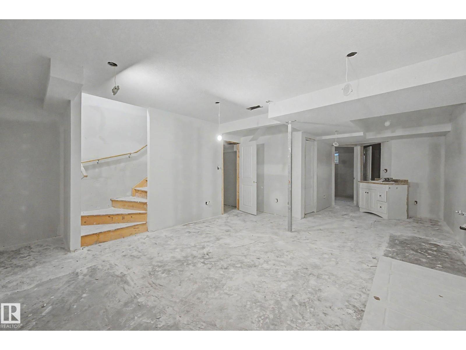 17928 62 ST NW - 45
