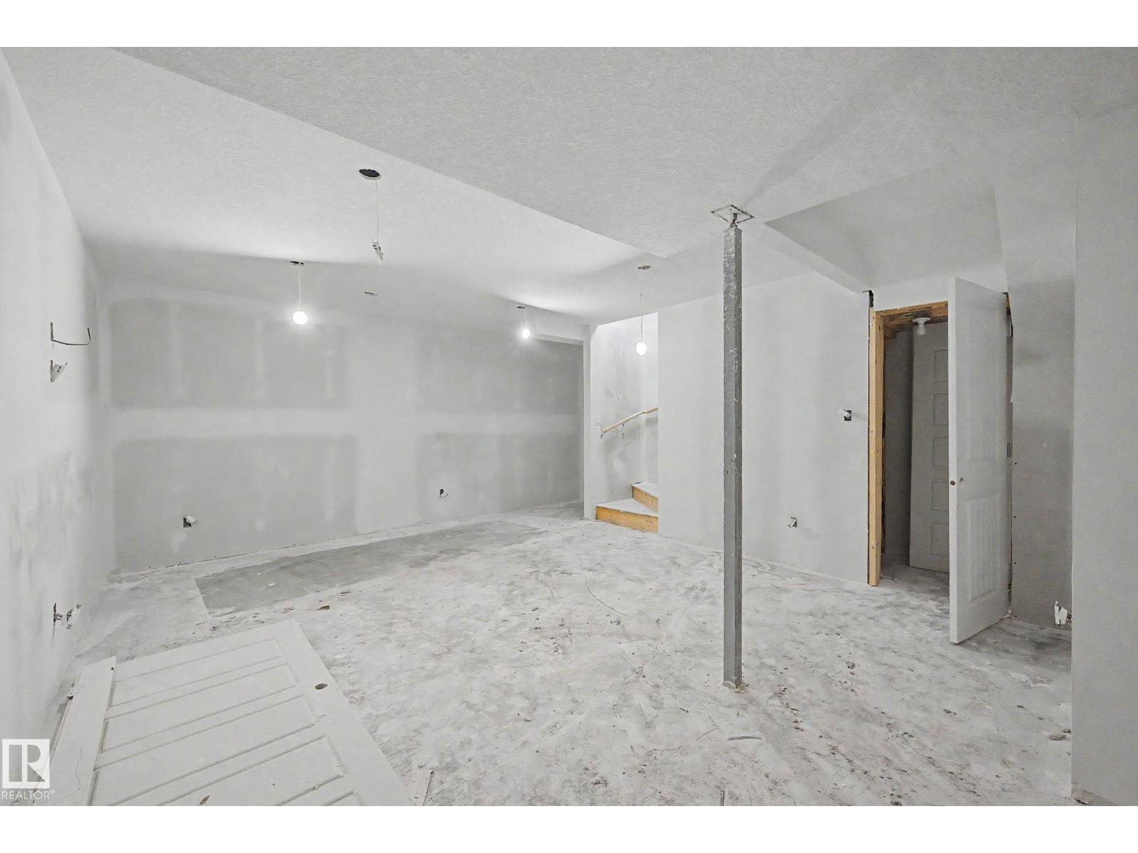 17928 62 ST NW - 46