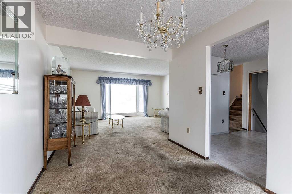 189 Hull Crescent NE - 11