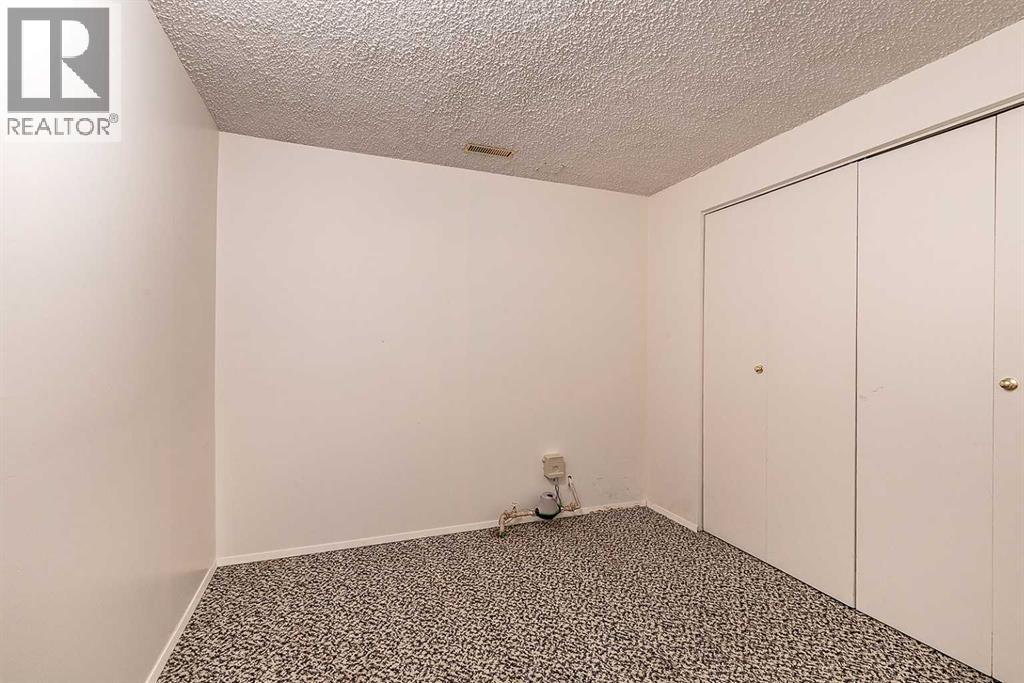 189 Hull Crescent NE - 27