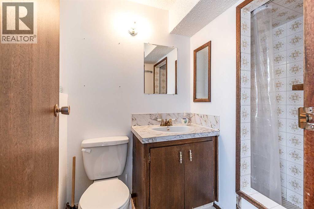 189 Hull Crescent NE - 26