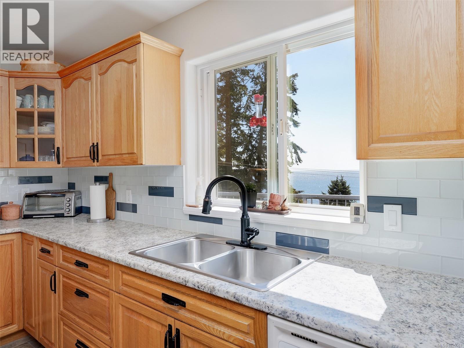 7760 West Coast Rd - Image 26