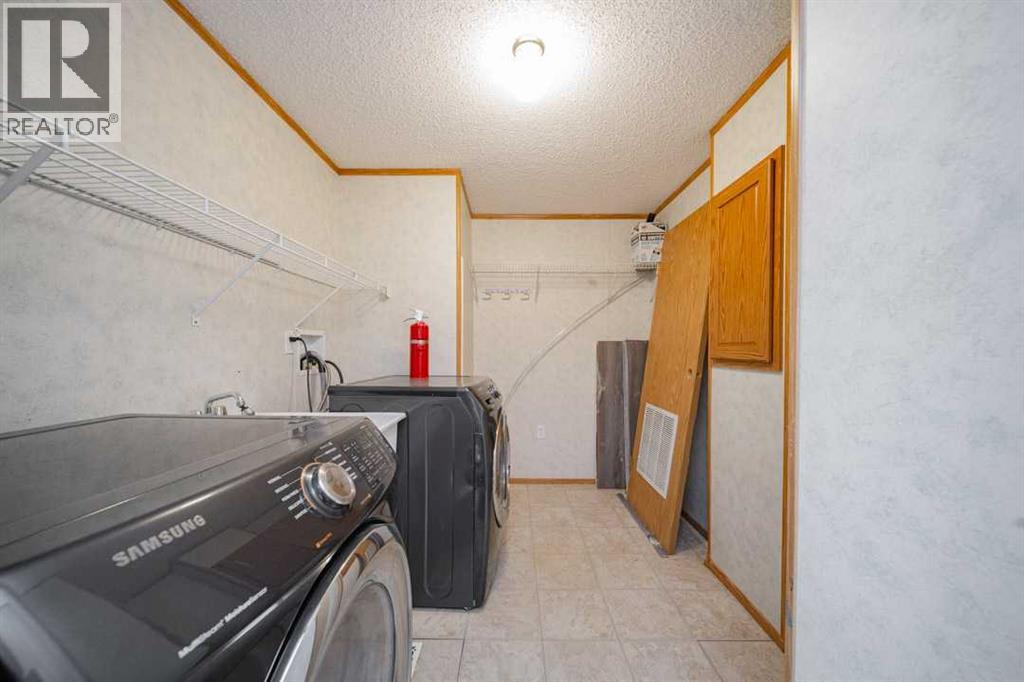 216 Cree Road, Fort McMurray
