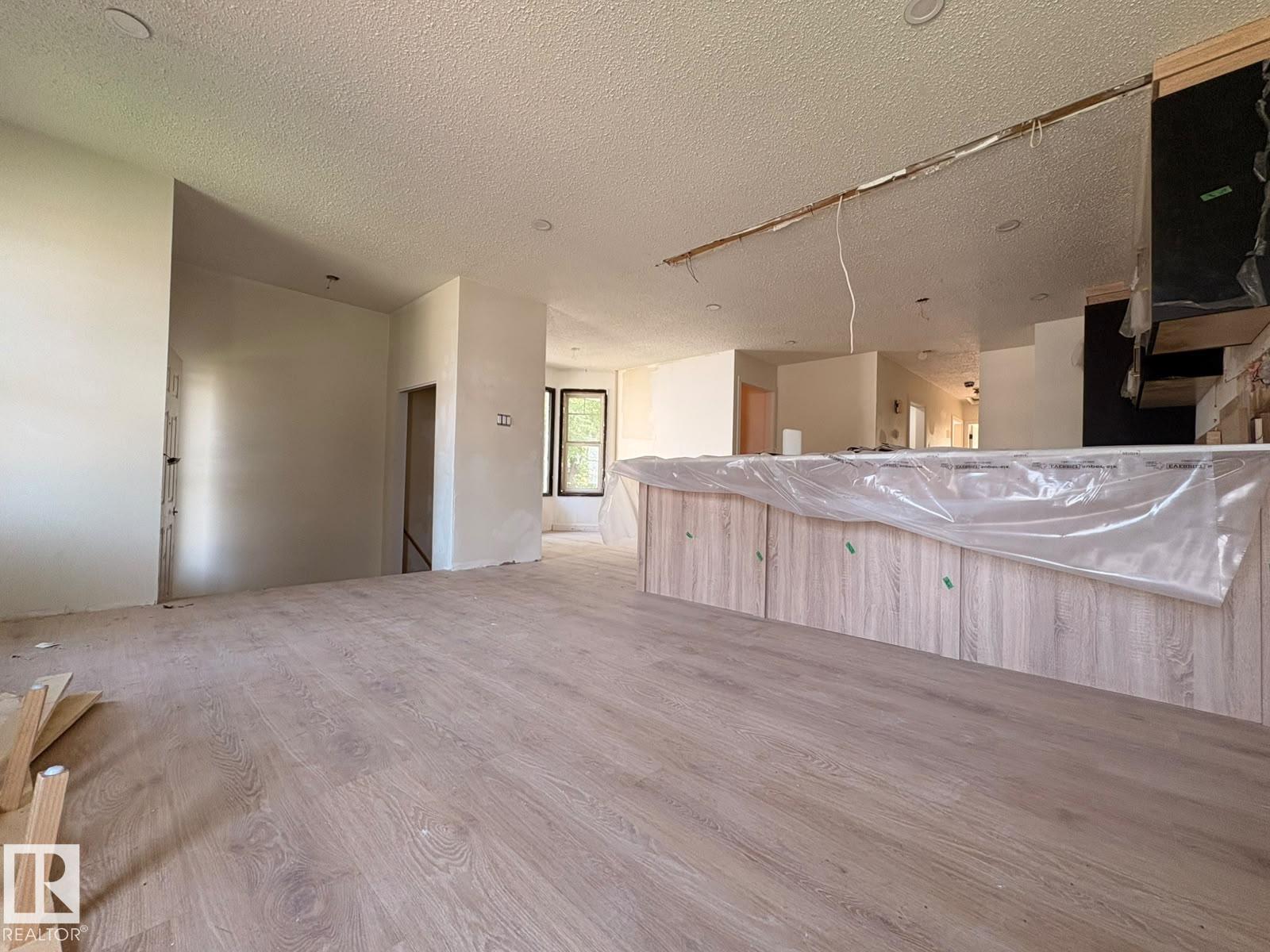 18007 73 AV NW, Lymburn, Edmonton photo 3