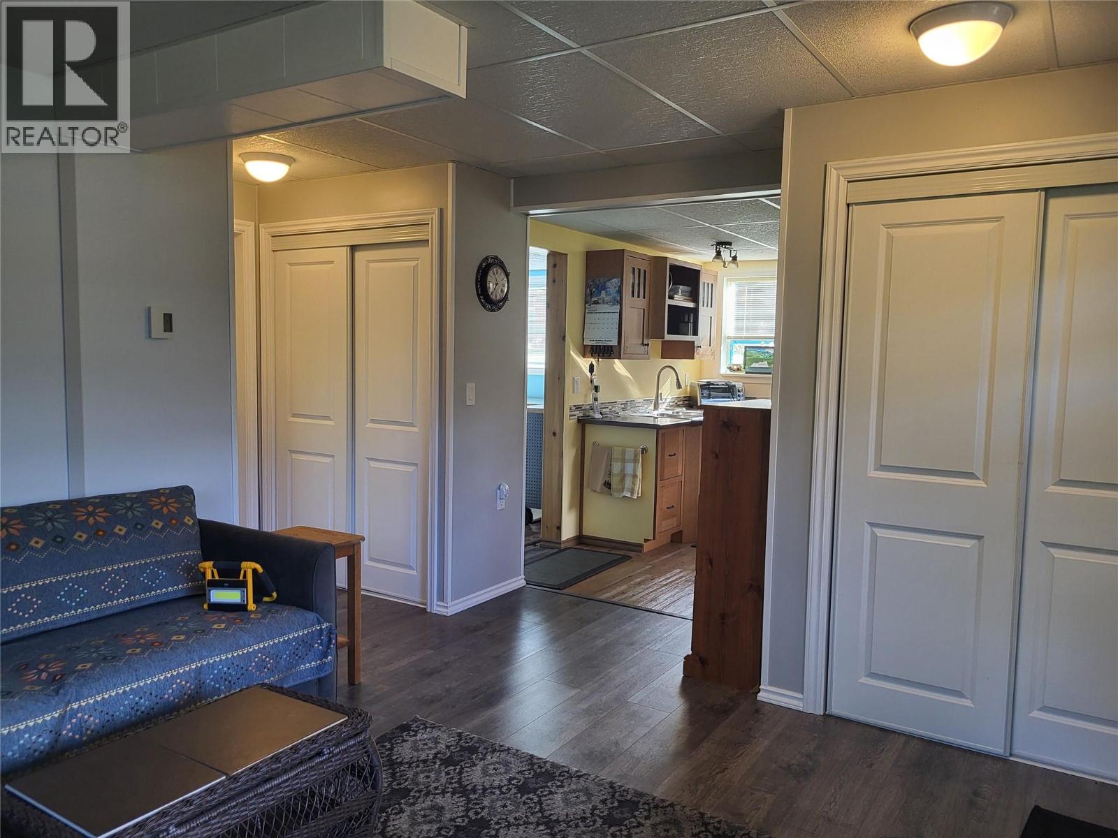 8350 BUSK Road - 36