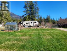 8350 Busk Road, Balfour, BC V0G1C0 Photo 62