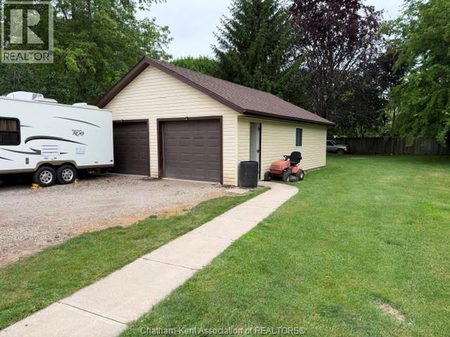 303 Wellington STREET West - 12
