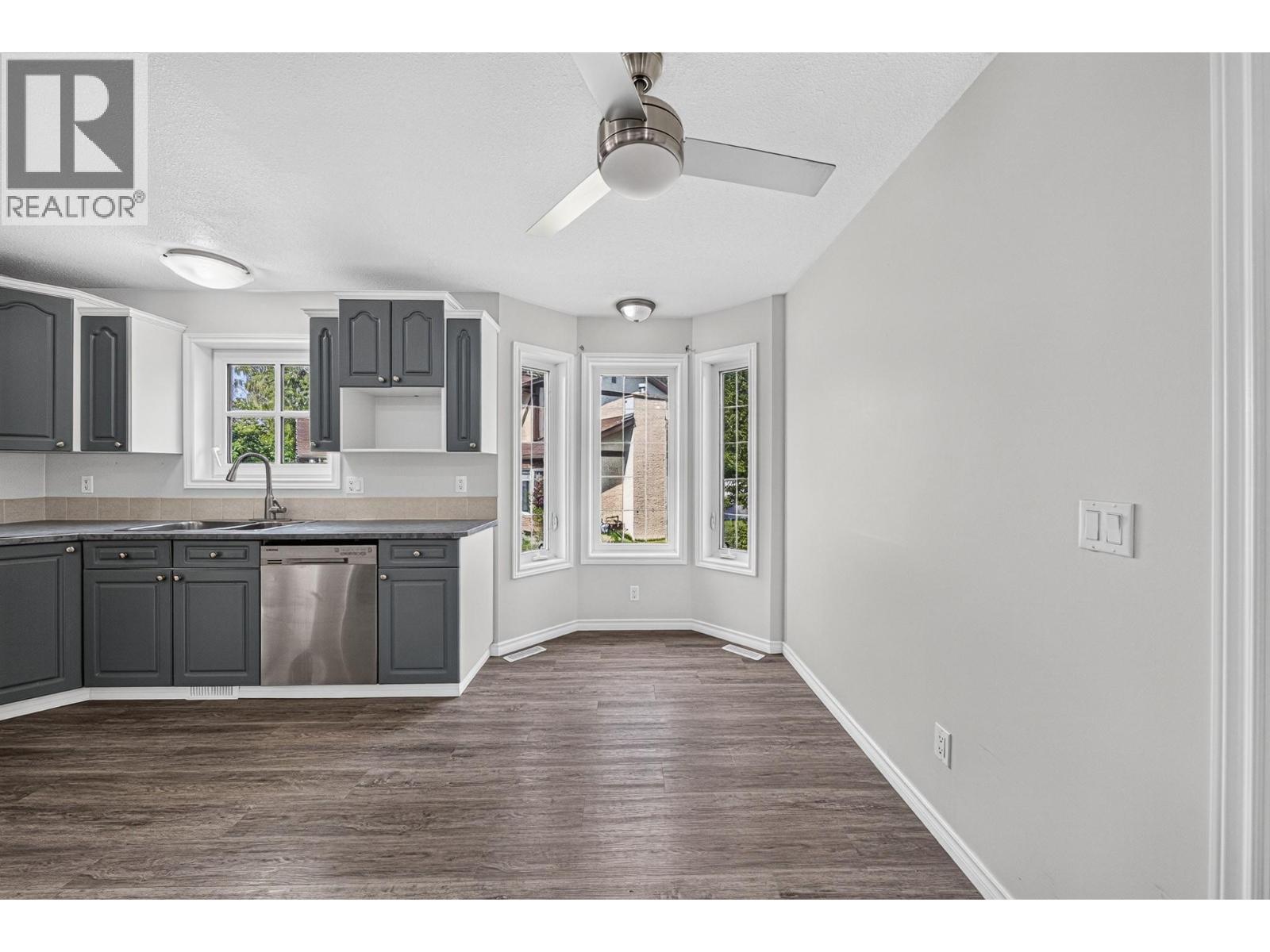 1255 VALLEY VIEW Drive - Image 14