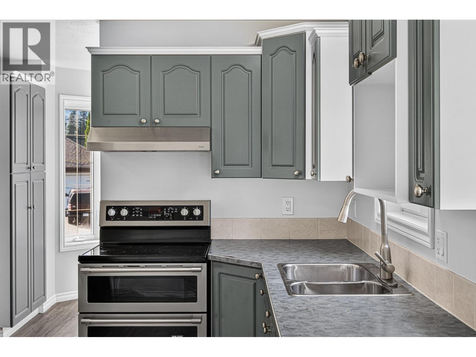 1255 VALLEY VIEW Drive - Image 8