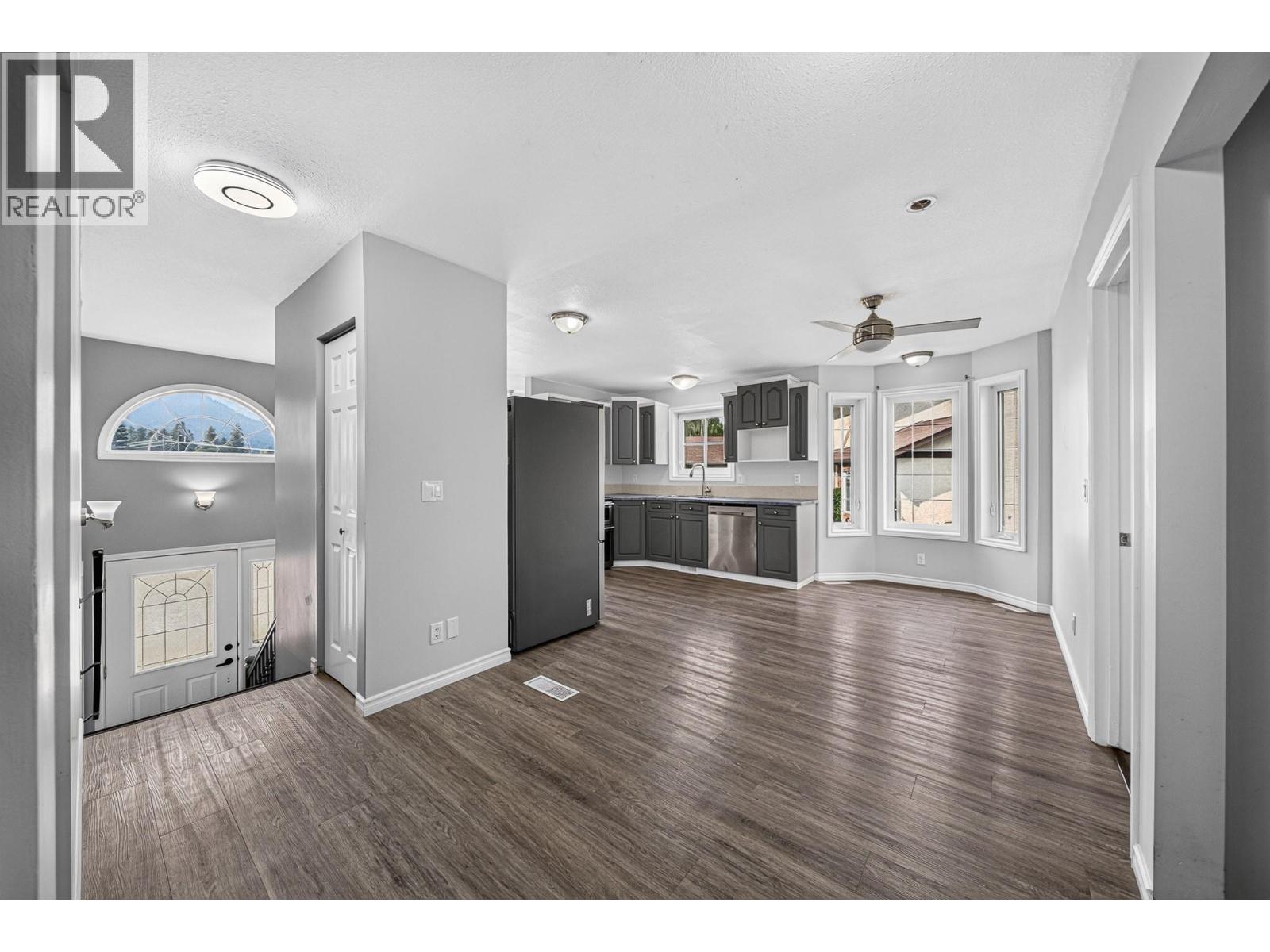 1255 VALLEY VIEW Drive - 2