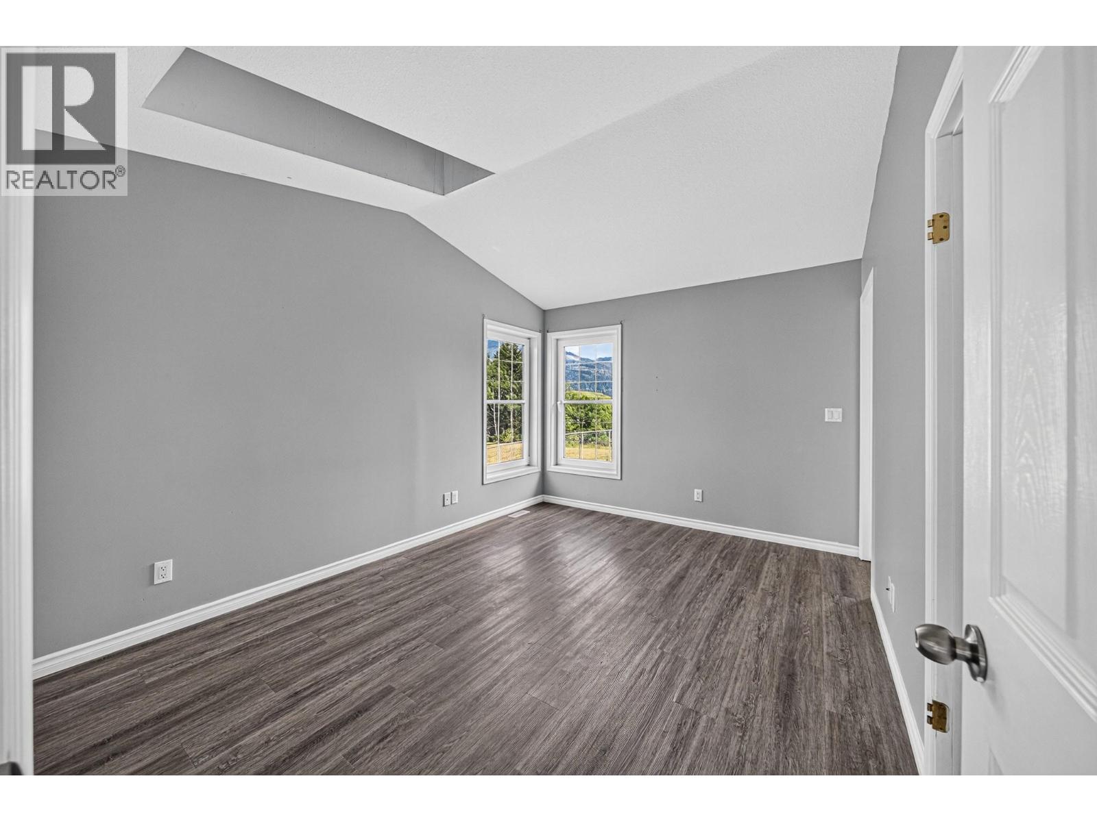 1255 VALLEY VIEW Drive - Image 19