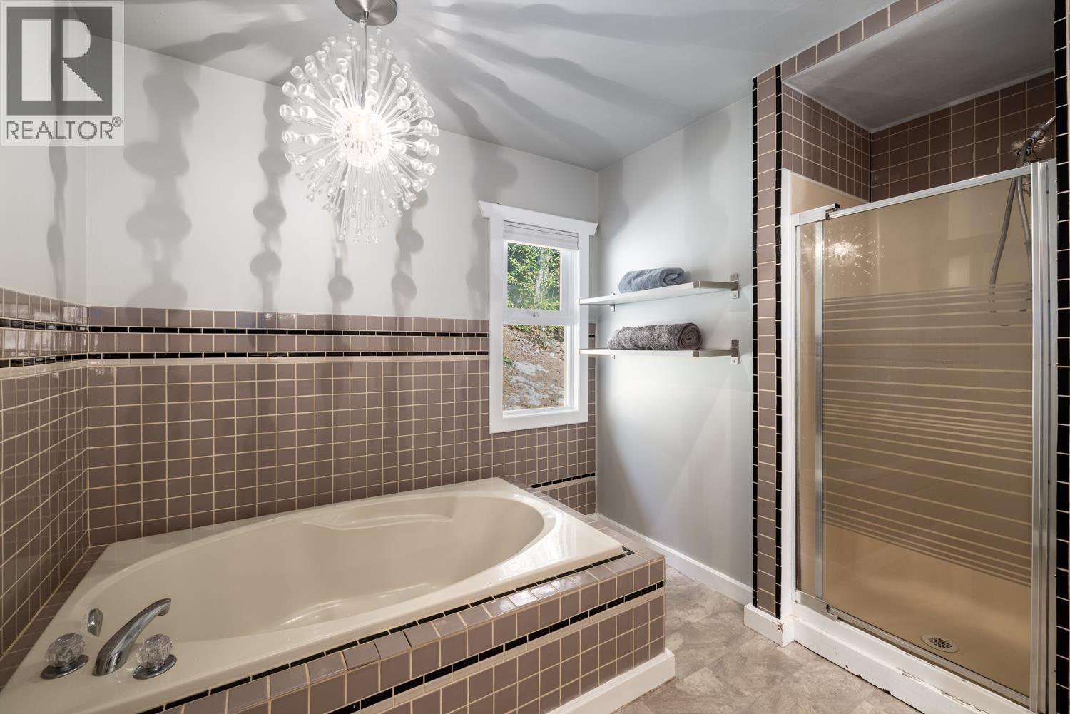 1302 ADAMS ROAD, Bowen Island