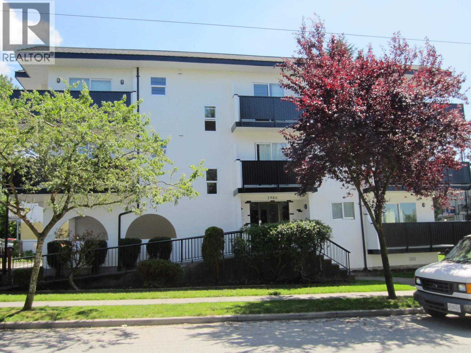 1986 WOODLAND DRIVE, Vancouver