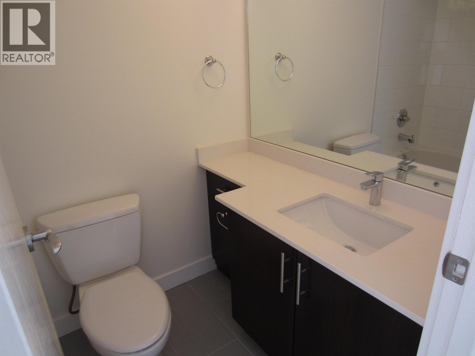 1986 WOODLAND DRIVE, Vancouver