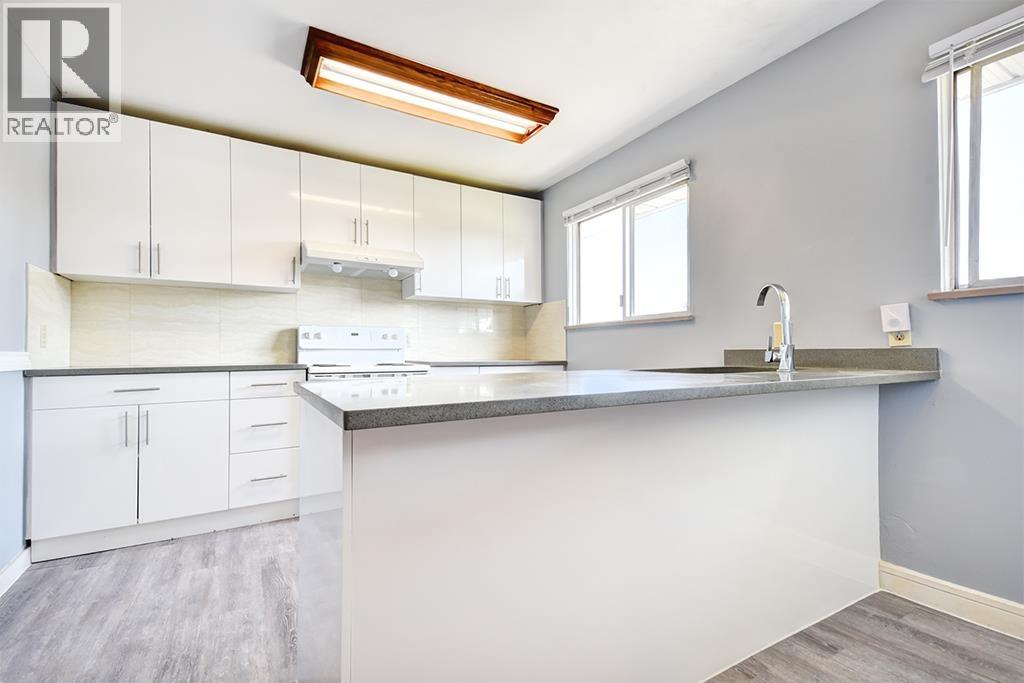 Main 6440 MARA CRESCENT, Richmond