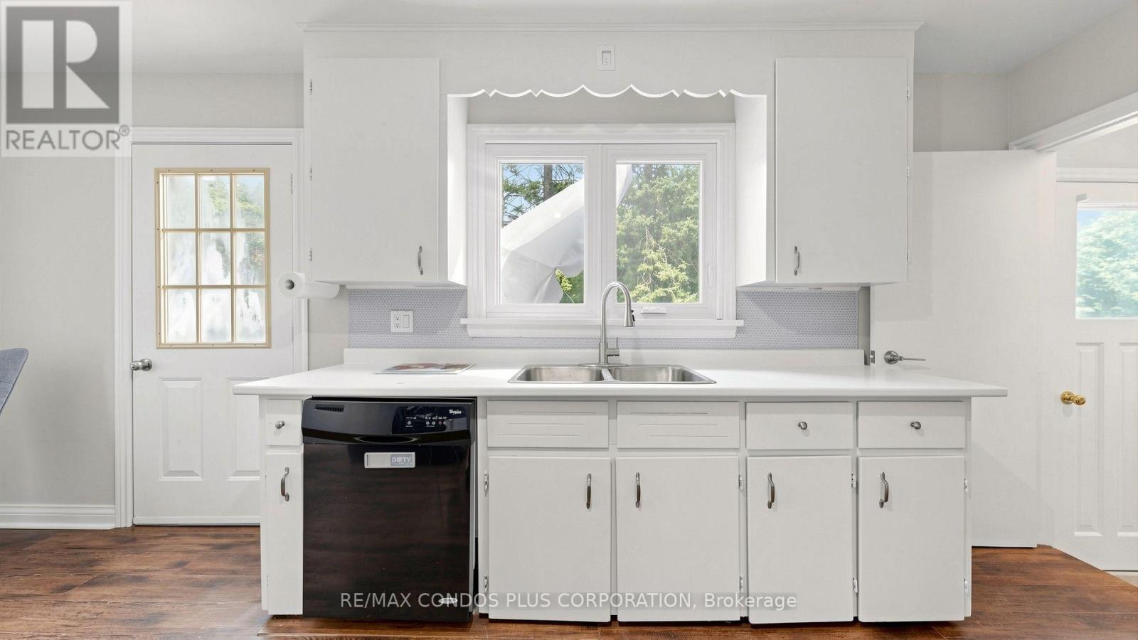 20 SOUTHWOOD CRESCENT - 29