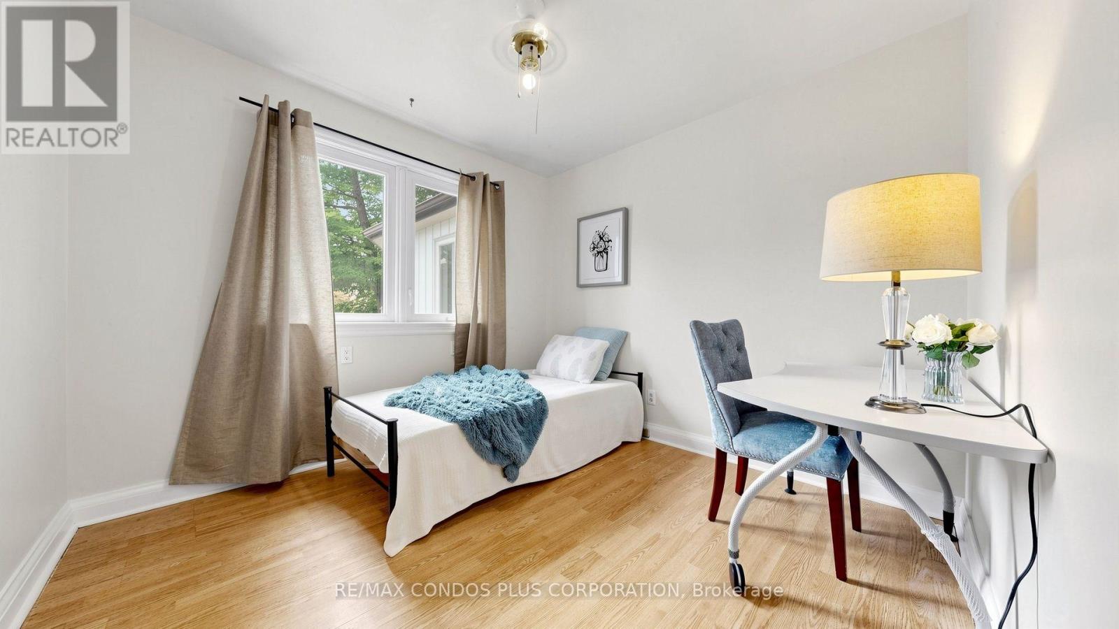 20 SOUTHWOOD CRESCENT - 36