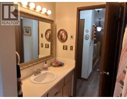 404 N Birch Avenue, 100 Mile House, BC V0K2E0 Photo 27