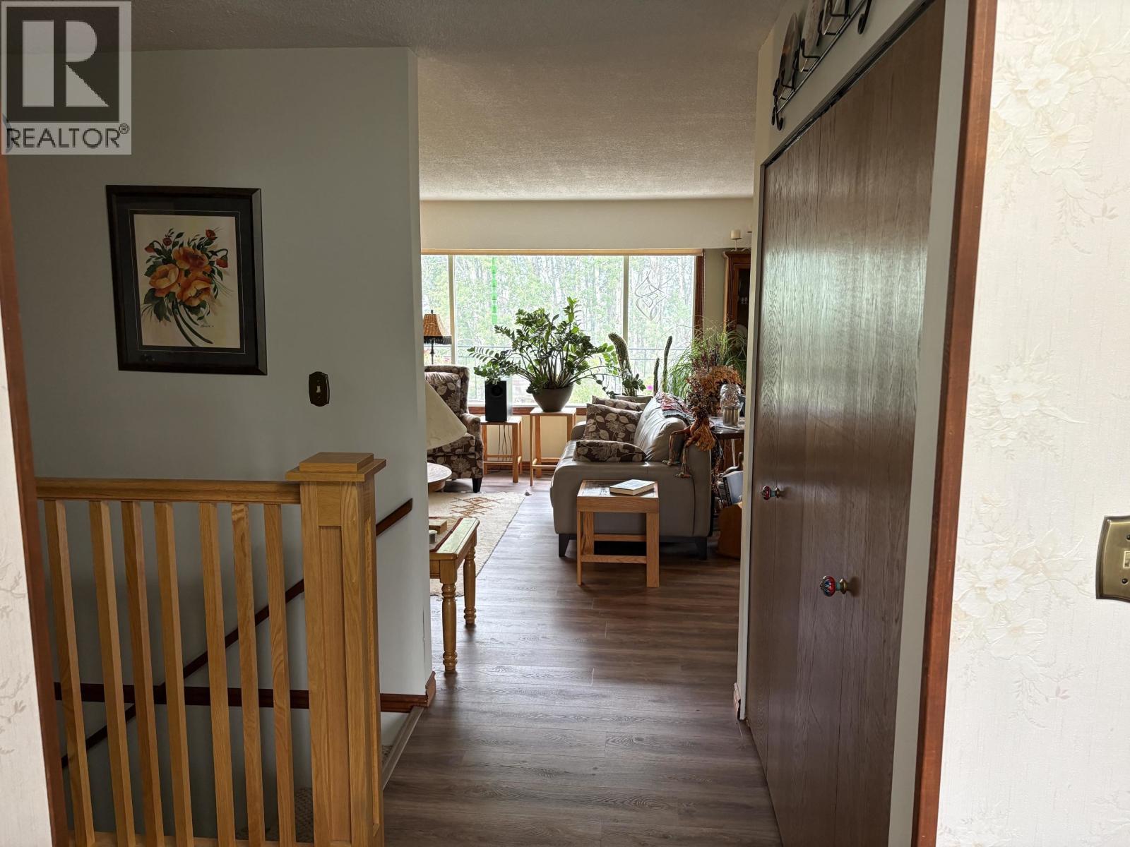 404 N BIRCH AVENUE - 18