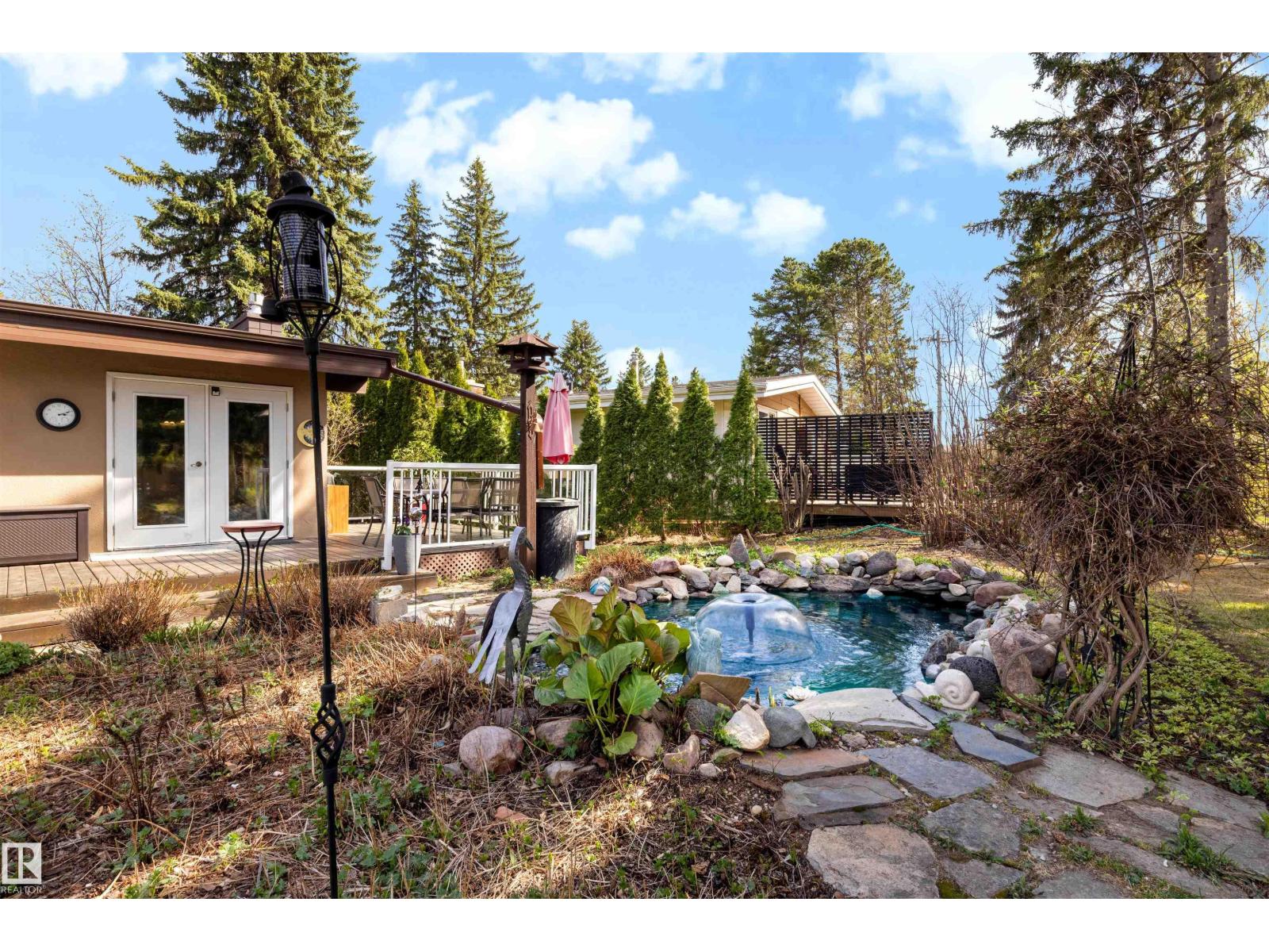 8 GARLAND PL - 8