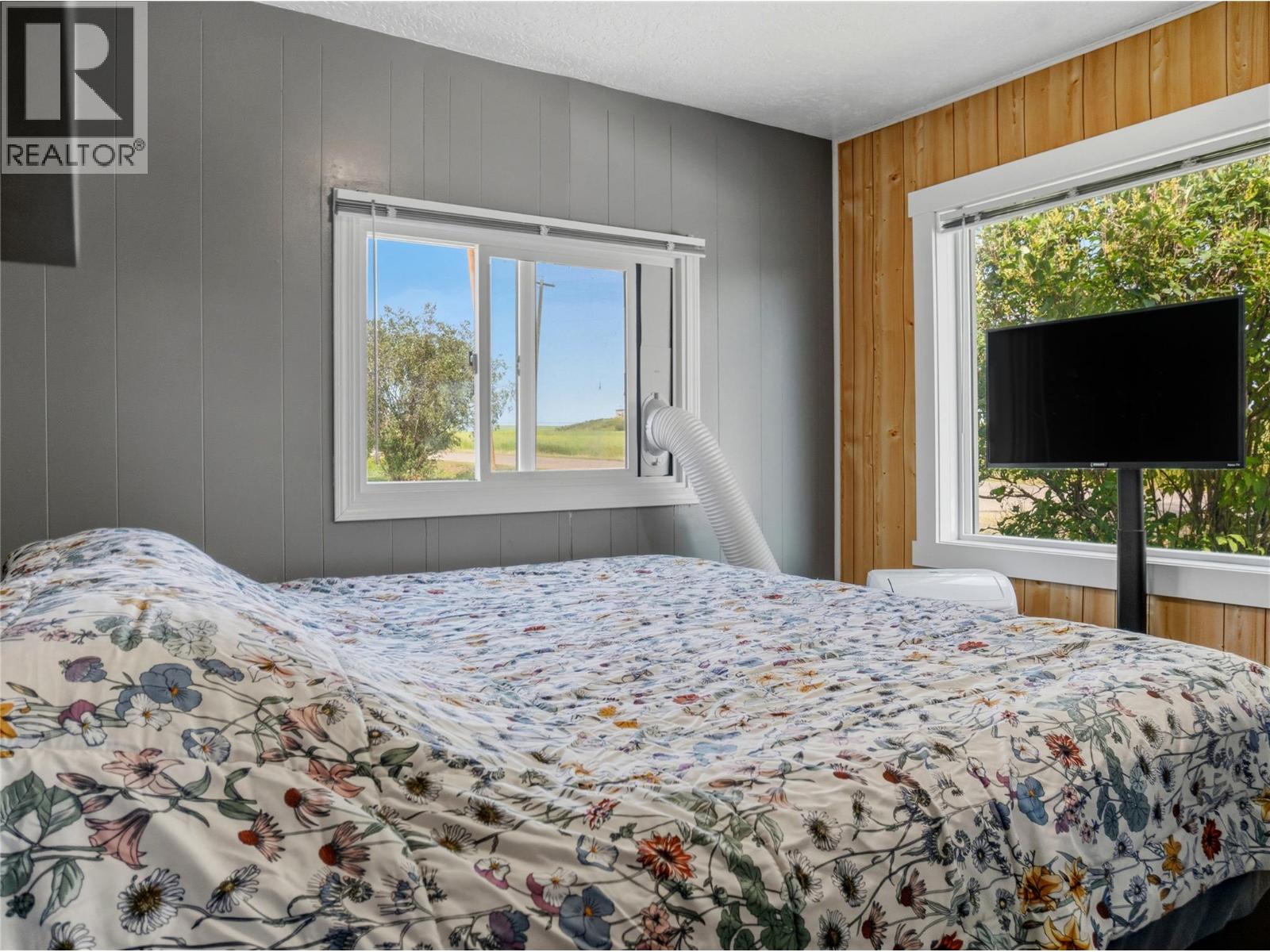9901 2 Street - Image 17