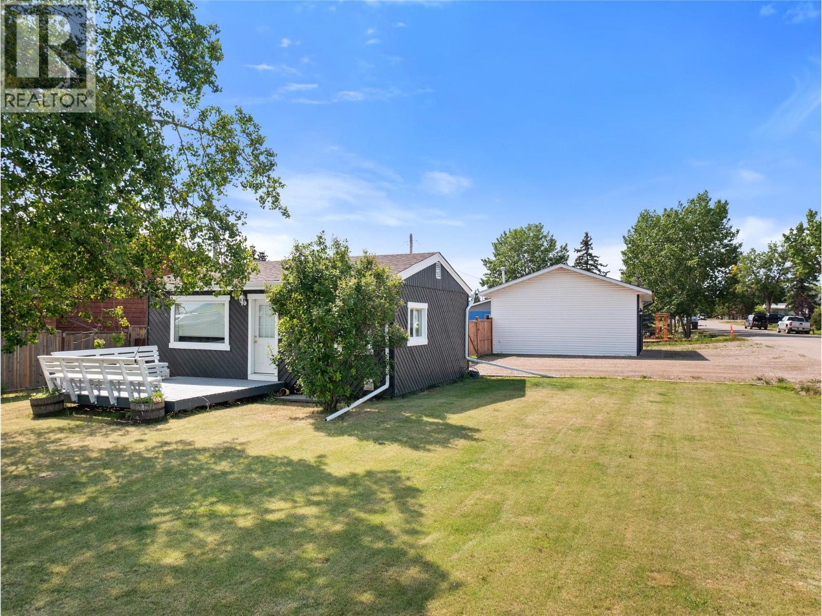 9901 2 Street - Image 35