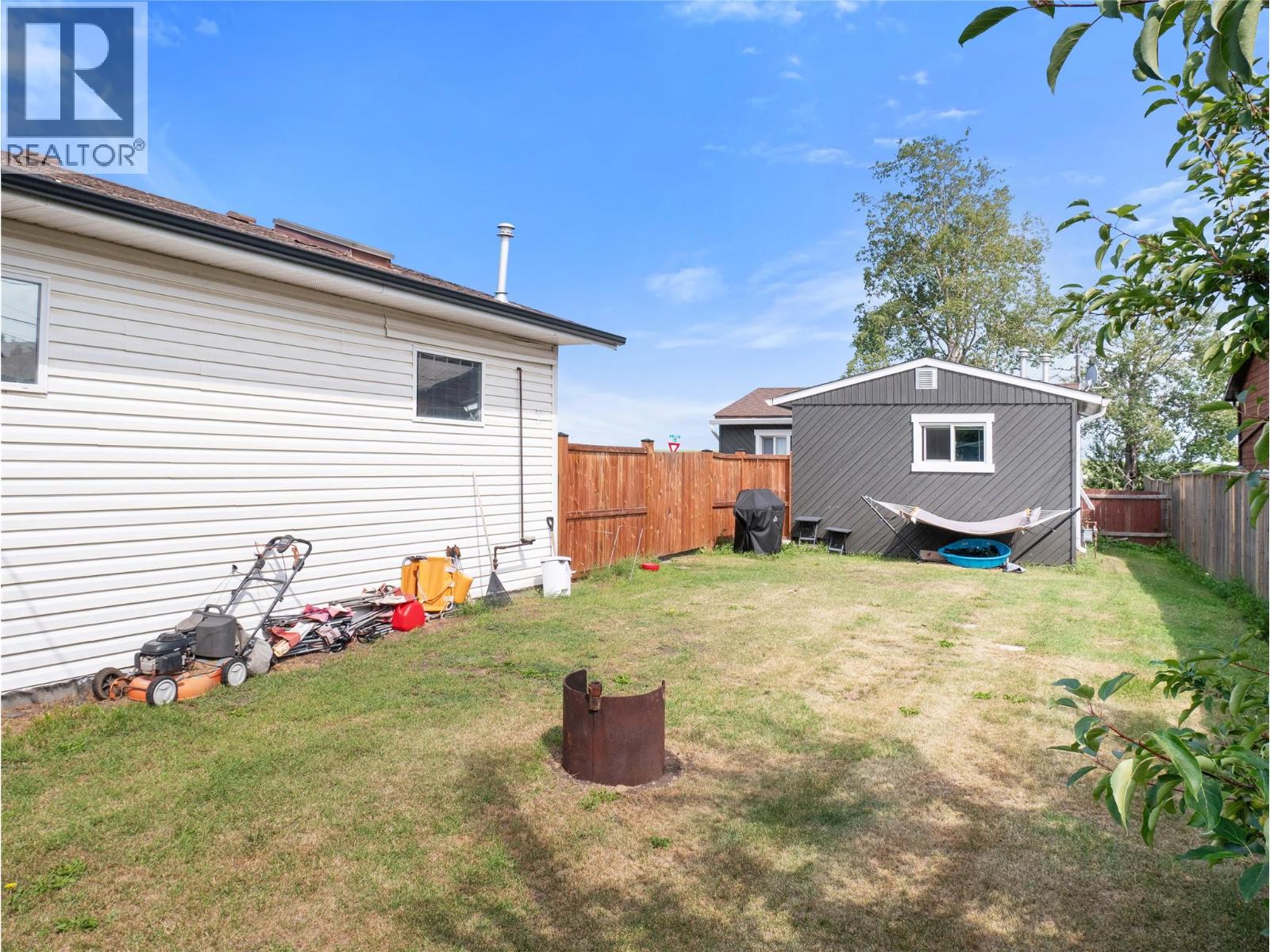 9901 2 Street - 43