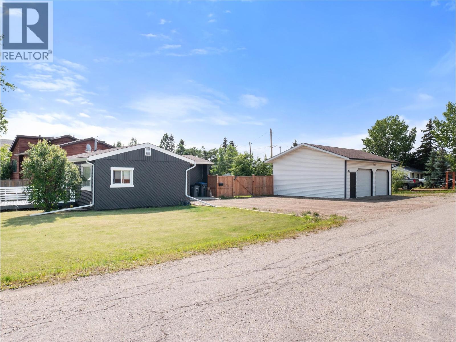 9901 2 Street - 6