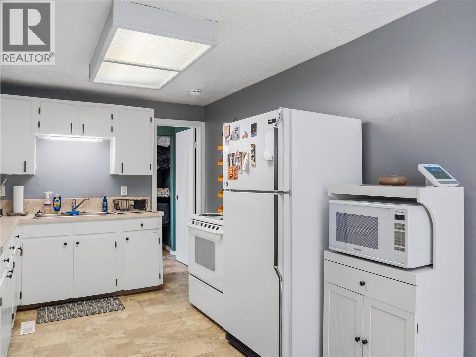 9901 2 Street - 26