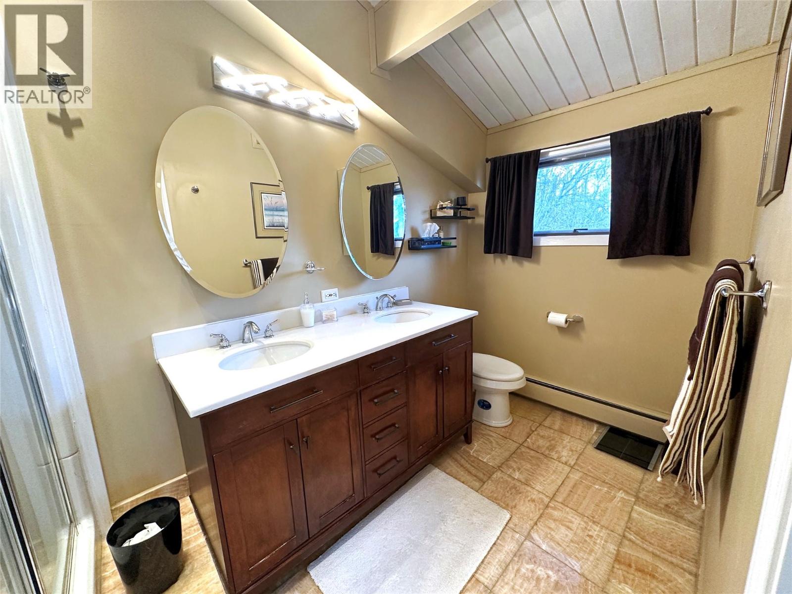 2428 Blind Bay Road, Blind Bay