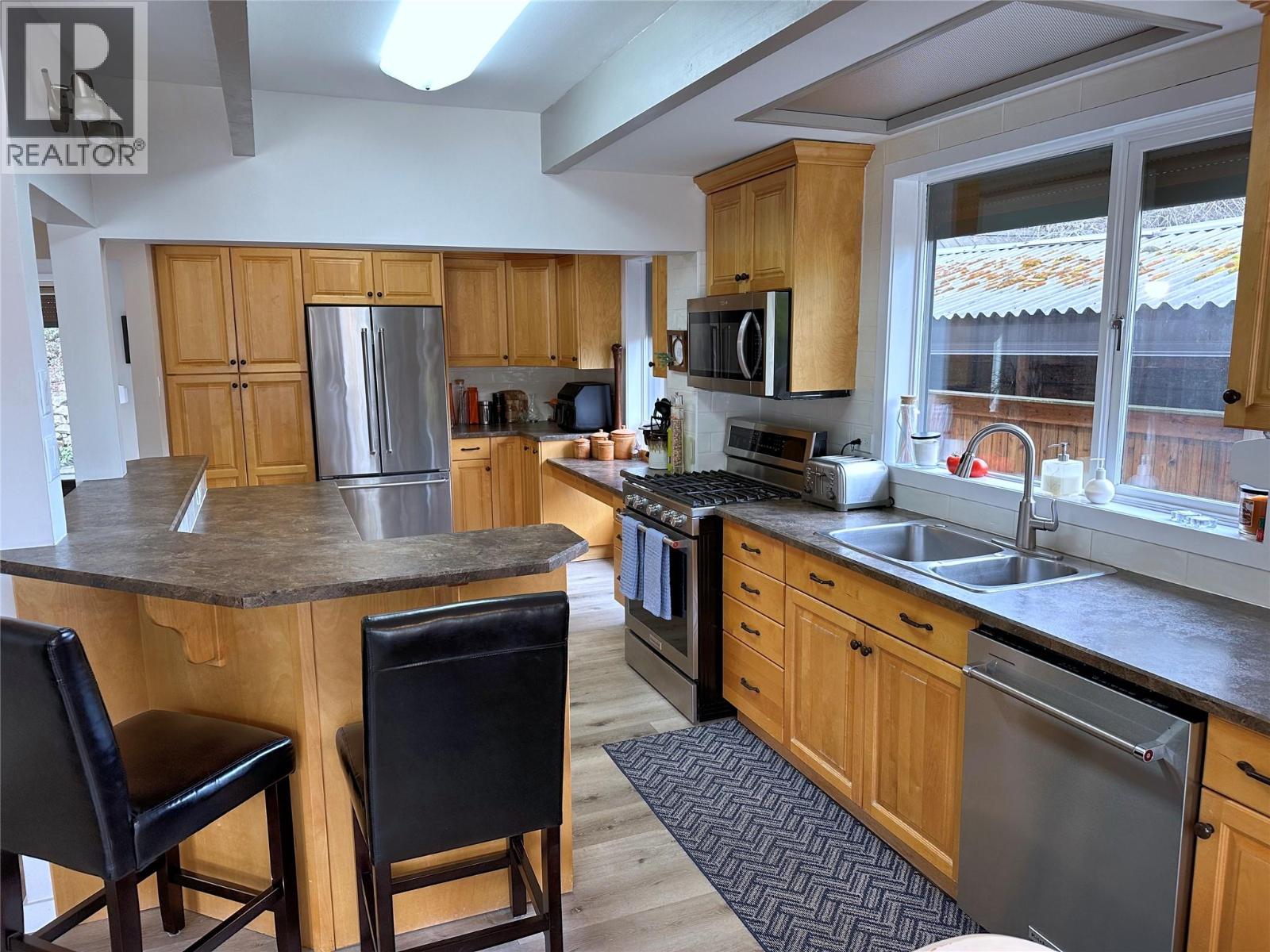 2428 Blind Bay Road, Blind Bay