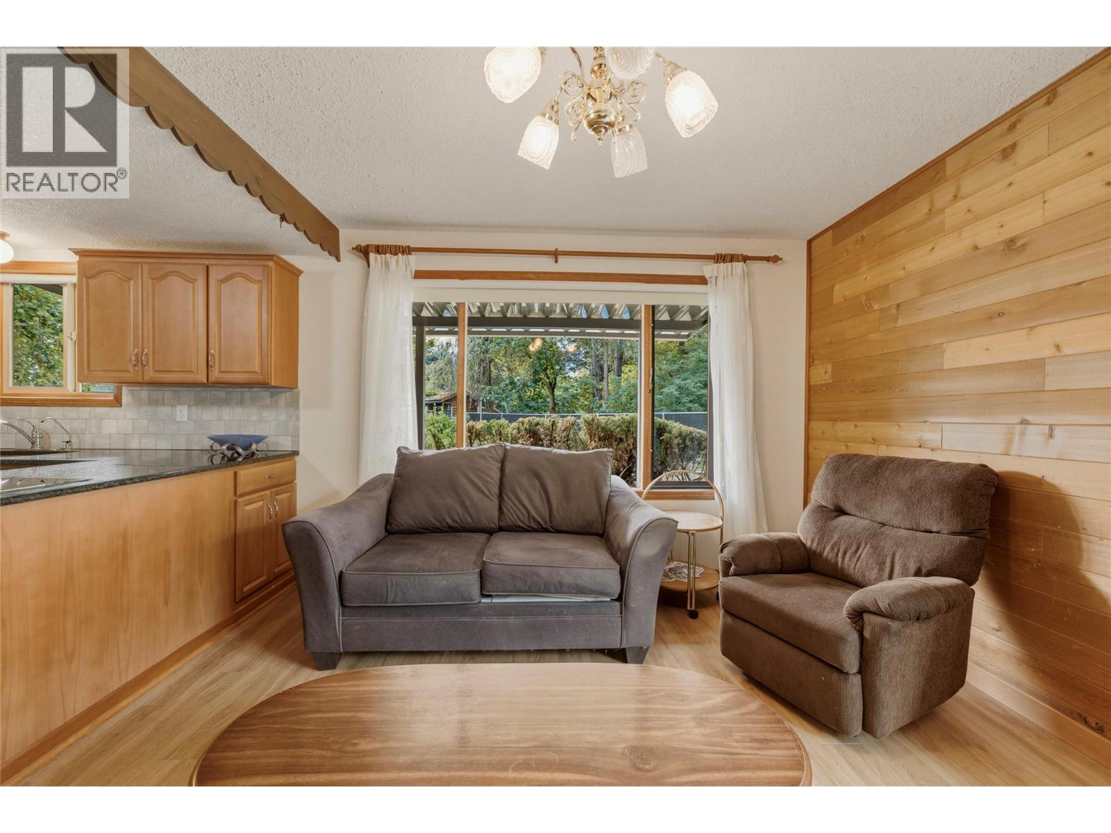 7603 De Jong Drive, Coldstream