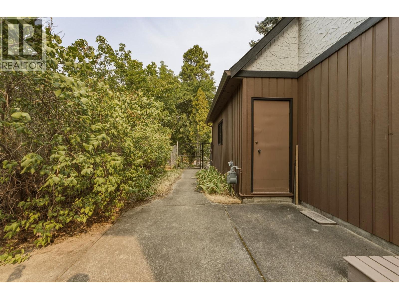 7603 De Jong Drive, Coldstream